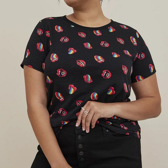 Torrid Black Multi Rainbow Kiss Lip Print Tee Plus Size 5X-28 - Picture 1 of 3